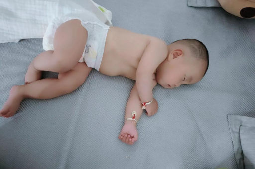 阿里宝宝发烧可以喝牛奶吗